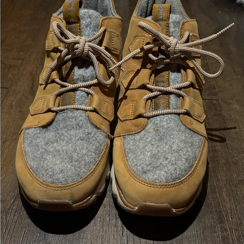 Tan & Gray Women’s Sorel Shoes